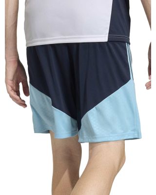 JY7031_0.jpg