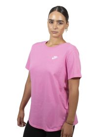Remera Nike Sportswear Club Essentials